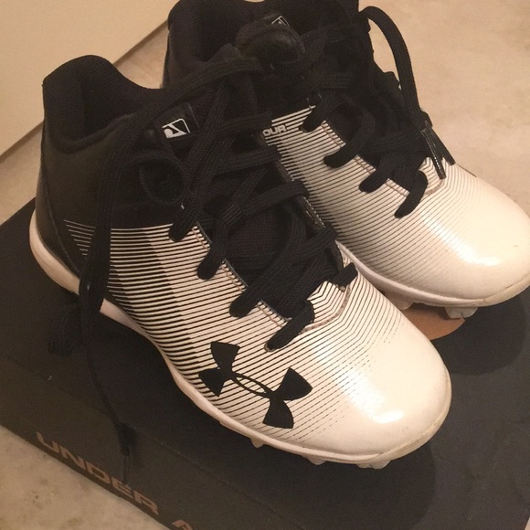 t ball cleats size 9